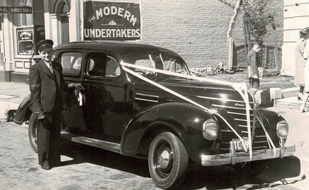 Ted Elliot, Taxi, Orange, NSW, Dec 1945.